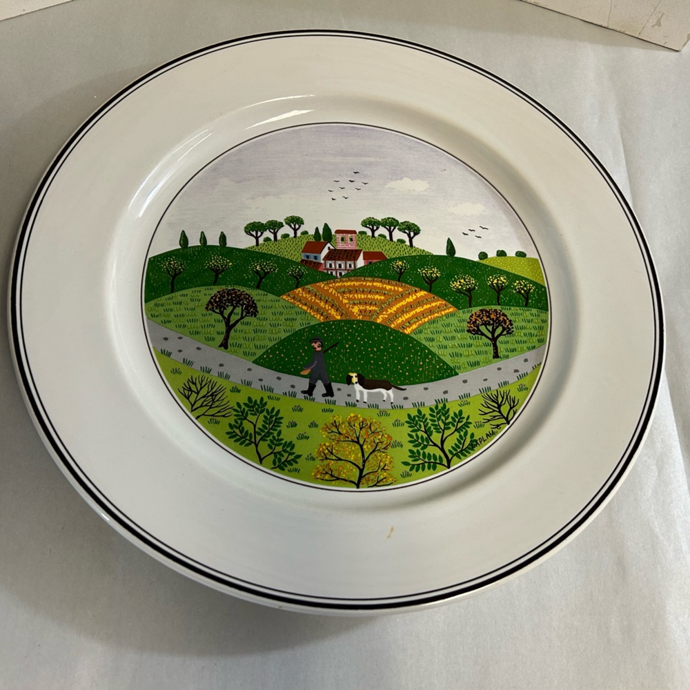 Villeroy & Boch Design Naif Plate Laplau Man with gun and dog 10.5” dinner as is